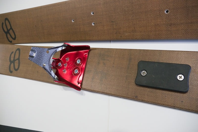 3 Pin Binding (75 mm) – includes Heel Kit / Fixation à trois pointes (75 mm) – avec ensemble de talonnières